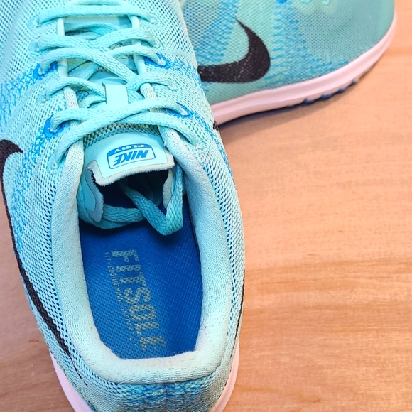 Nike Women's Flex Furry 7 Green Athletic Shoes - Picture 9 of 10